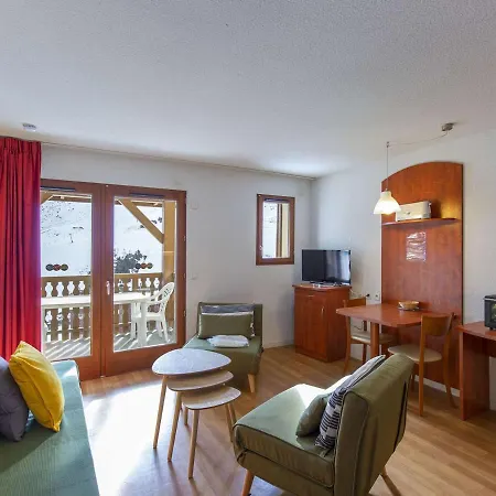 Cosy Avec Piscine Couverte, Fitness, Pres Des Pistes - 2 Adultes Et 1 Enfant לה מונג'י